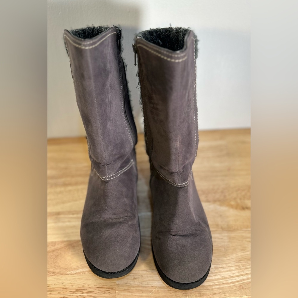 Muk Luk Women's Size 7 Faux Suede Dark Brown Boots